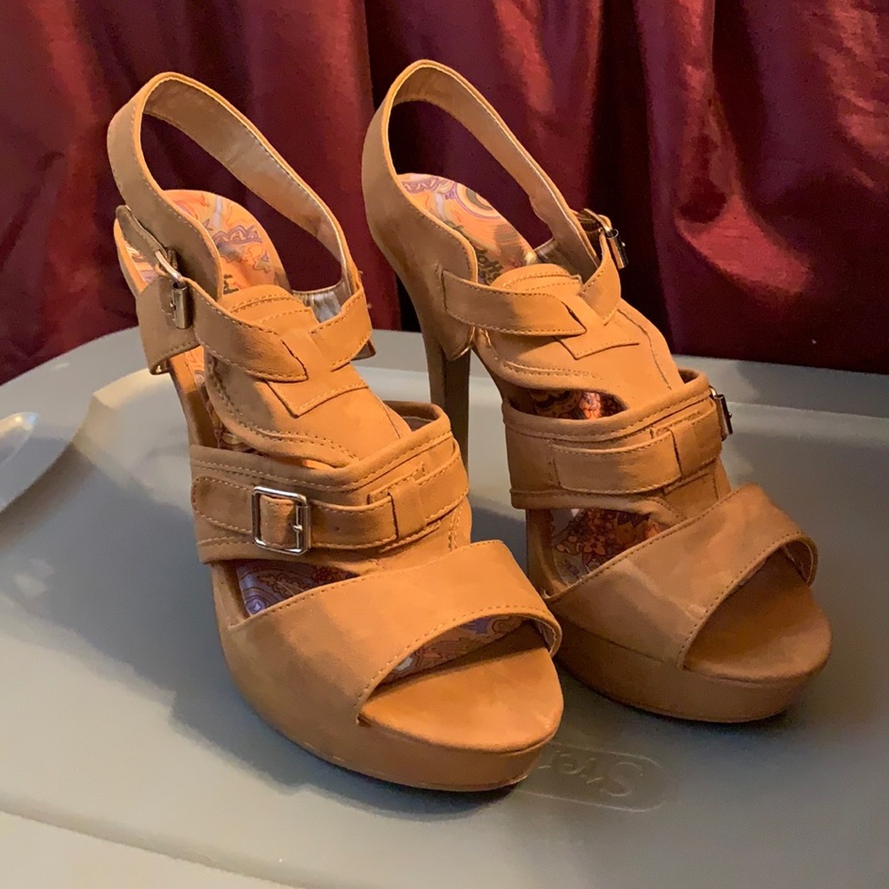 Tan Suade Heels